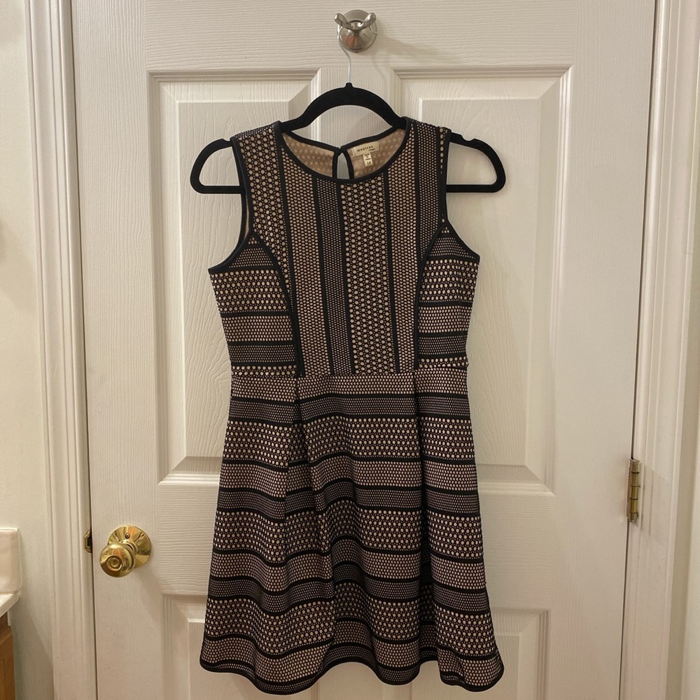Monteau lace dress